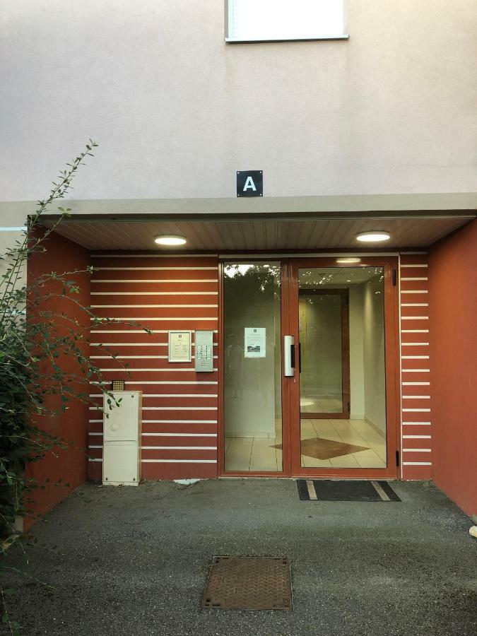 Appartement Au Milieu Des Lacs, Au Bord Du Guiers Aoste المظهر الخارجي الصورة